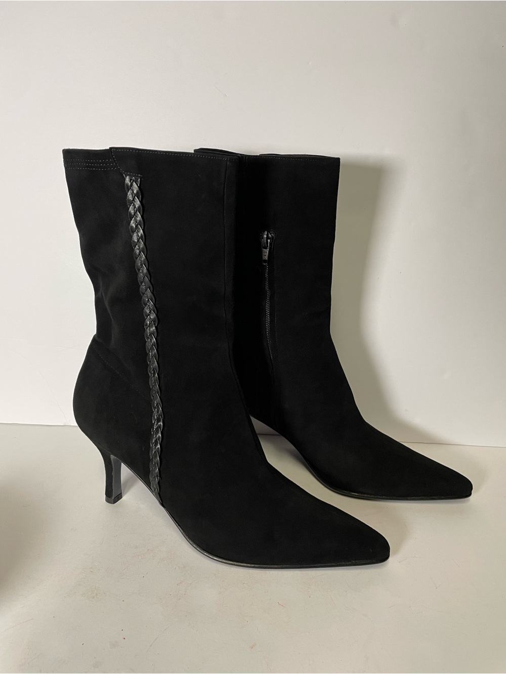 Salvatore Ferragamo vintage Black Suede Pointed-Toe Mid-Heel Ankle Boots 10.5 B